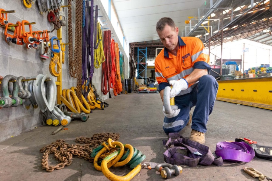 Lifting and rigging equipment